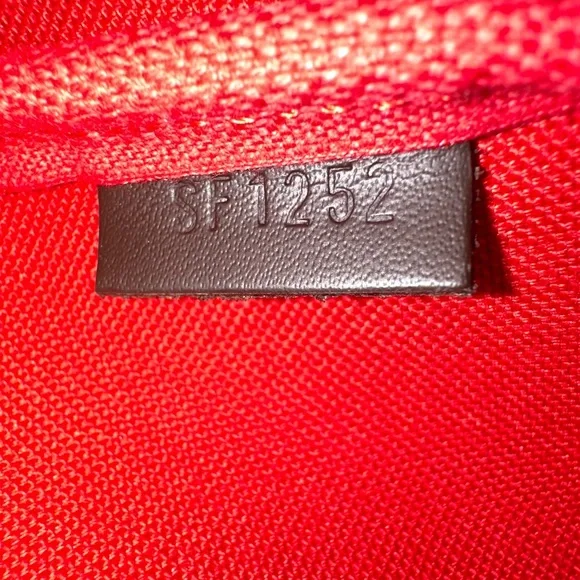 Louis Vuitton Damier Ebene Pochette - Picture 5 of 5